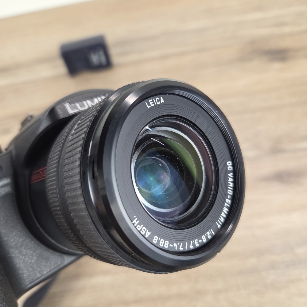 Panasonic LUMIX DMC-FZ50 10.1MP Digital Camera Black w/ Charger & 2 Batteries - Picture 16 of 16